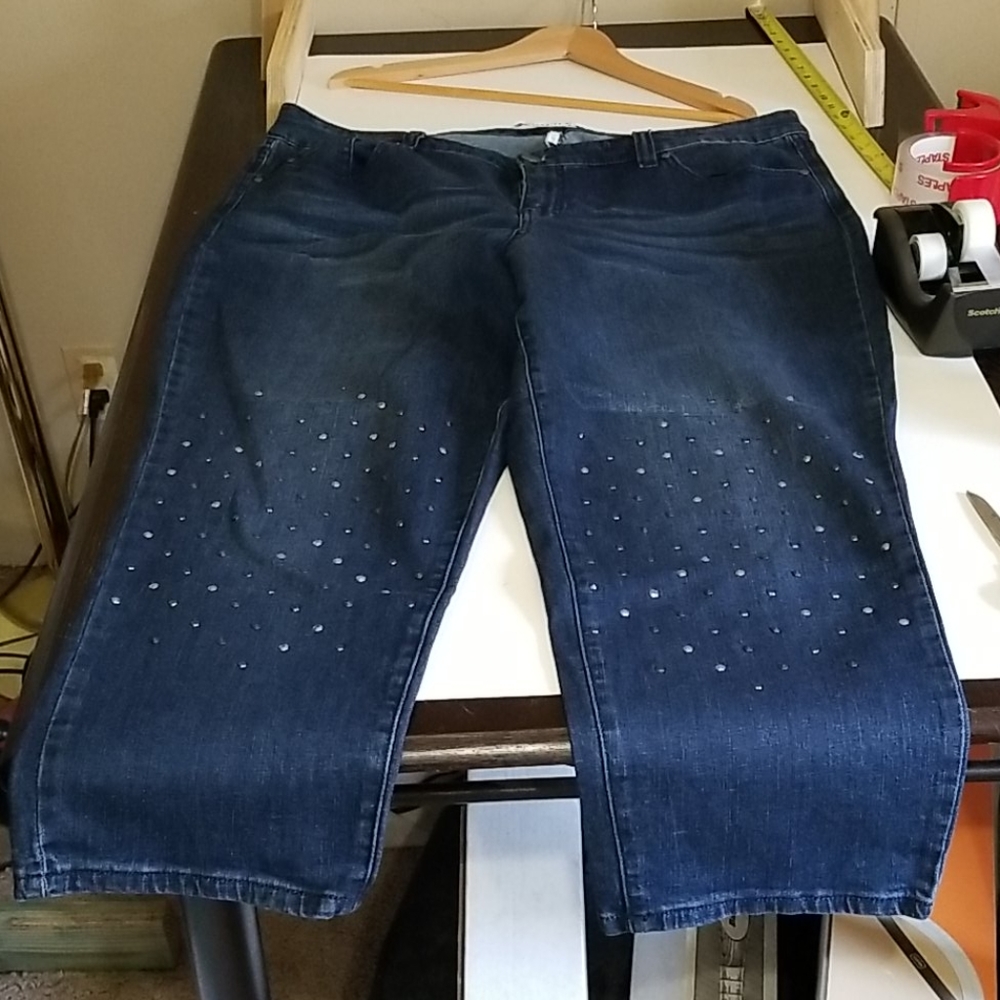 🎊Celebrity Pink Capris Pants🎊